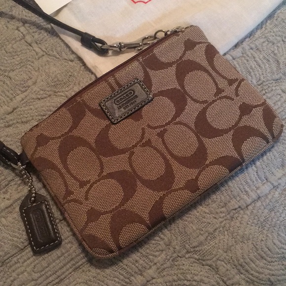 VINTAGE Coach Small Zip Clutch/Wrislet brown - Picture 2 of 3